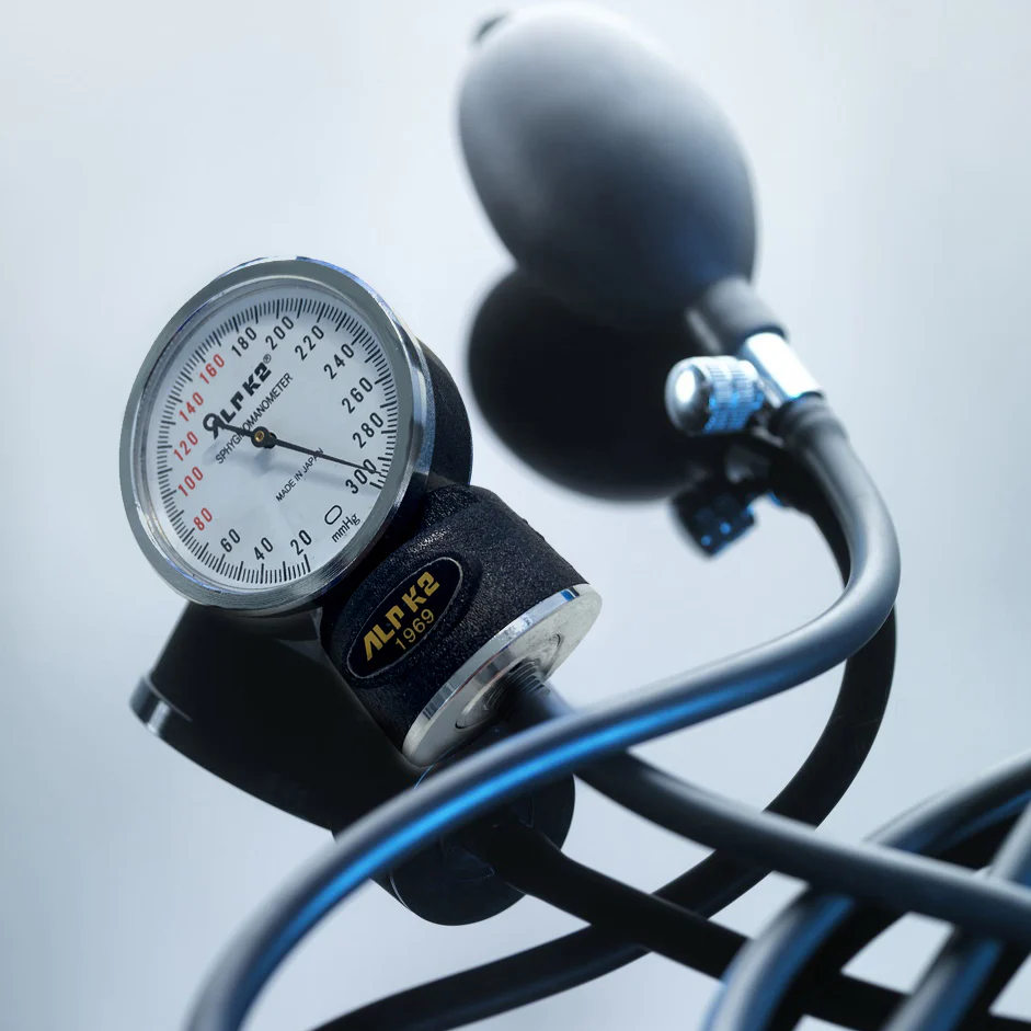 Alpk2 Aneroid Sphygmomanometer (Without Stethoscope)