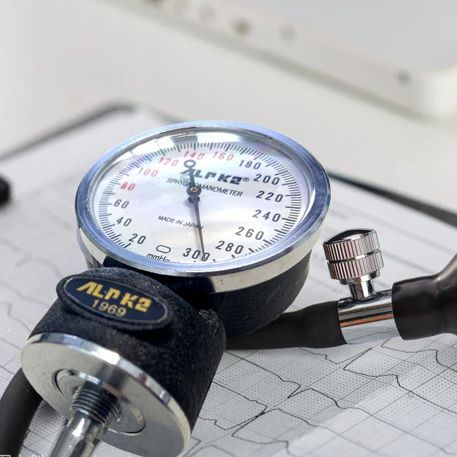 Alpk2 Aneroid Sphygmomanometer (Without Stethoscope)